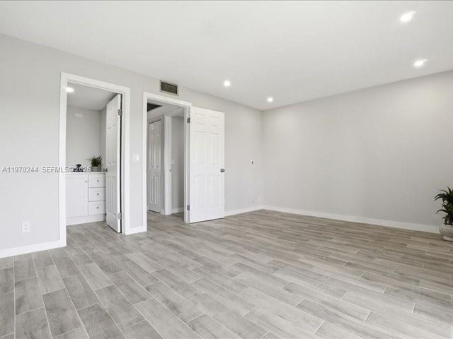 301 SW 135th Avenue 108C, Pembroke Pines, FL 33027