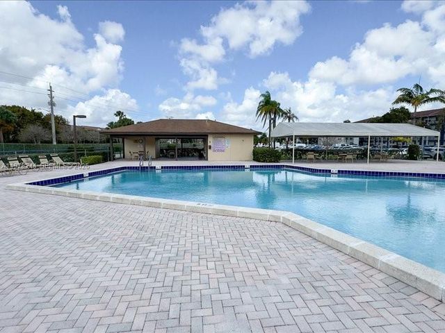 301 SW 135th Avenue 108C, Pembroke Pines, FL 33027