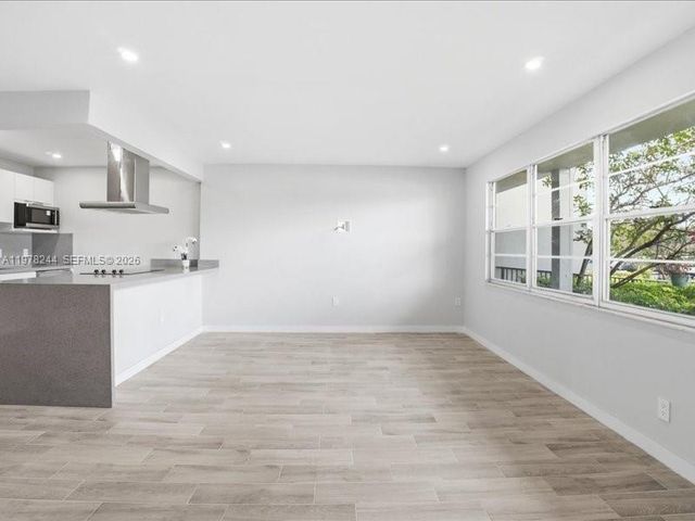 301 SW 135th Avenue 108C, Pembroke Pines, FL 33027