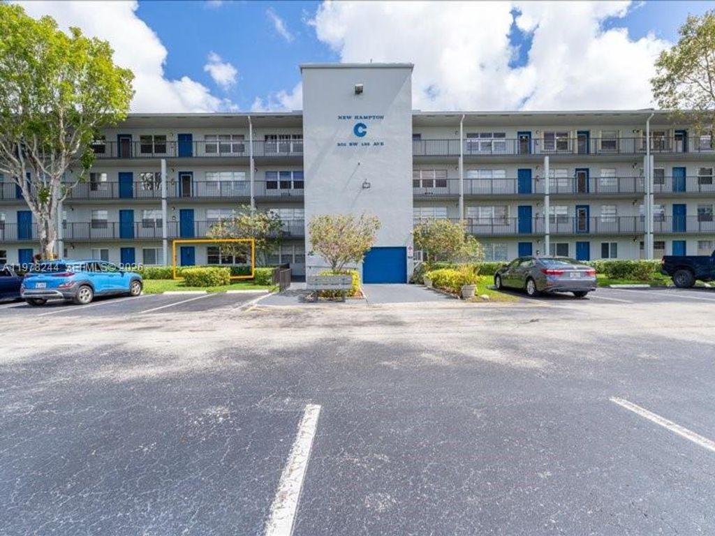 301 SW 135th Avenue 108C, Pembroke Pines, FL 33027
