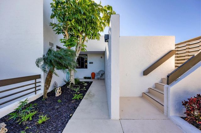 825 BAYPORT WAY 825, Longboat Key, FL 34228