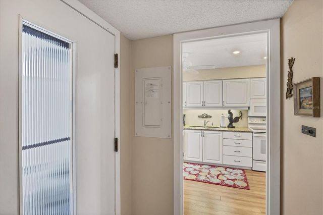 825 BAYPORT WAY 825, Longboat Key, FL 34228