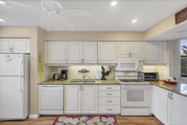 825 BAYPORT WAY 825, Longboat Key, FL 34228