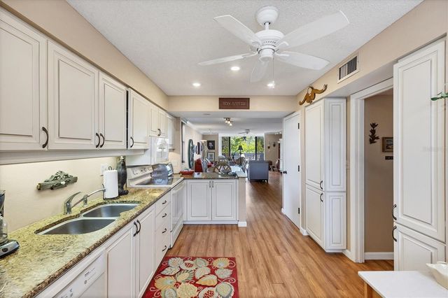 825 BAYPORT WAY 825, Longboat Key, FL 34228