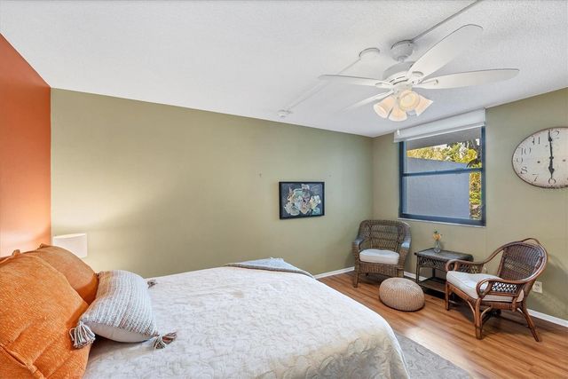 825 BAYPORT WAY 825, Longboat Key, FL 34228