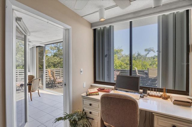 825 BAYPORT WAY 825, Longboat Key, FL 34228