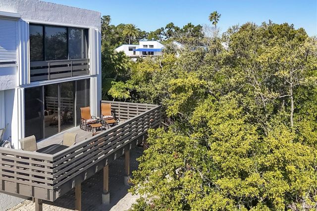 825 BAYPORT WAY 825, Longboat Key, FL 34228