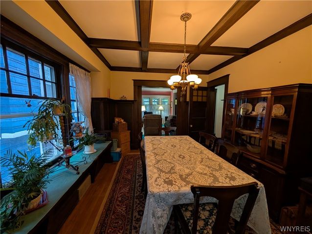 84 West Oakwood Place S, Buffalo, NY 14214