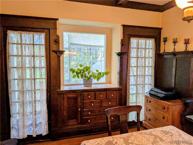 84 West Oakwood Place S, Buffalo, NY 14214