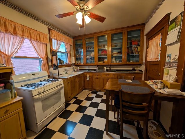84 West Oakwood Place S, Buffalo, NY 14214