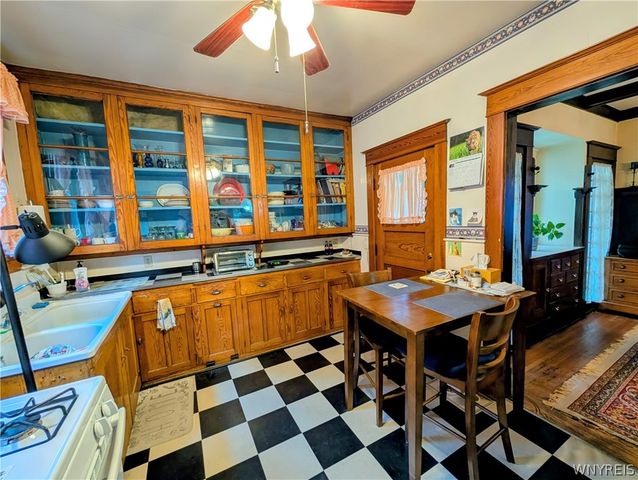 84 West Oakwood Place S, Buffalo, NY 14214