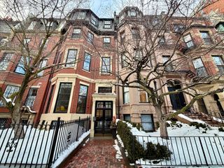 340 Beacon St 2/3, Boston, MA 02116