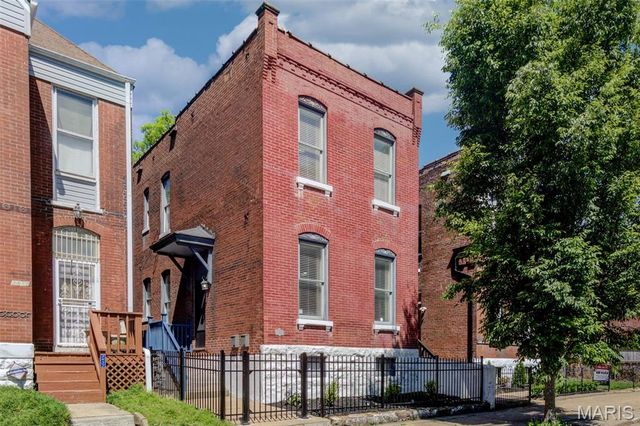 3435 Indiana Avenue, St Louis, MO 63118