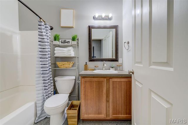 3435 Indiana Avenue, St Louis, MO 63118