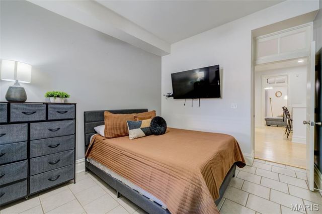 3435 Indiana Avenue, St Louis, MO 63118