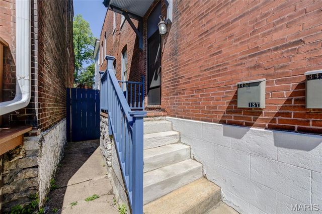 3435 Indiana Avenue, St Louis, MO 63118