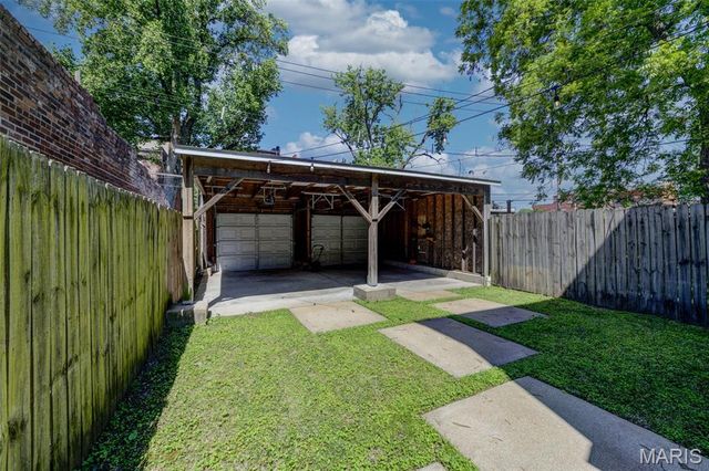 3435 Indiana Avenue, St Louis, MO 63118