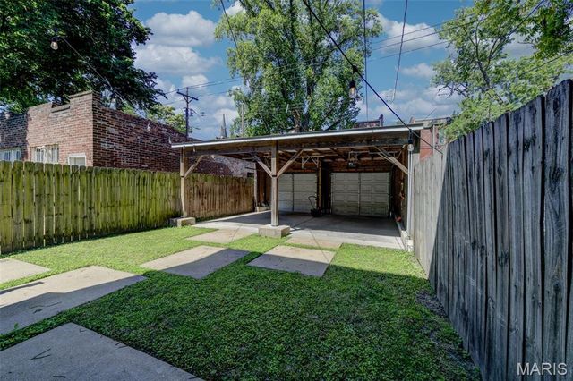3435 Indiana Avenue, St Louis, MO 63118