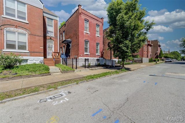 3435 Indiana Avenue, St Louis, MO 63118