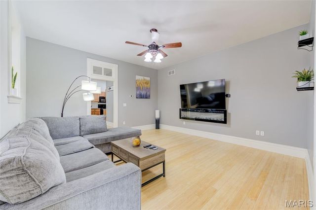 3435 Indiana Avenue, St Louis, MO 63118