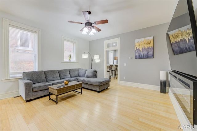 3435 Indiana Avenue, St Louis, MO 63118