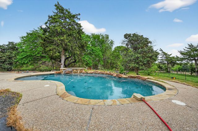 4851 Stout Road, Midlothian, TX 76065
