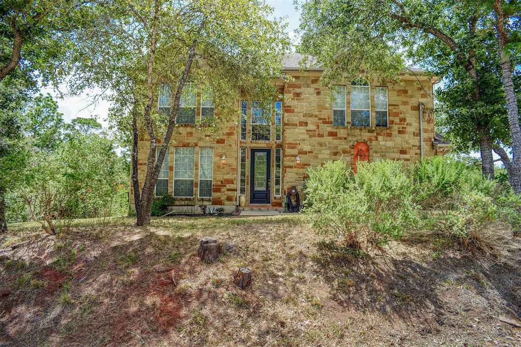 382 Akaloa DR, Bastrop, TX 78602