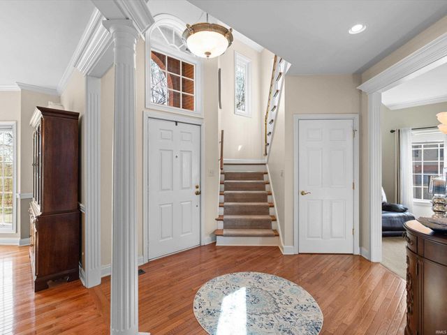 414 Brook Meadow Circle, Evansville, IN 47711