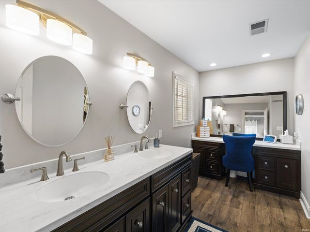 414 Brook Meadow Circle, Evansville, IN 47711