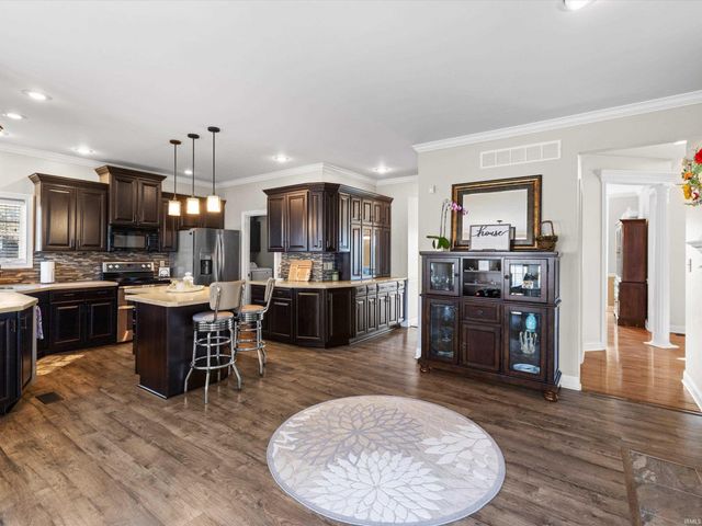 414 Brook Meadow Circle, Evansville, IN 47711