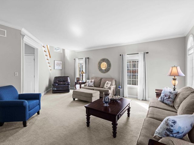 414 Brook Meadow Circle, Evansville, IN 47711