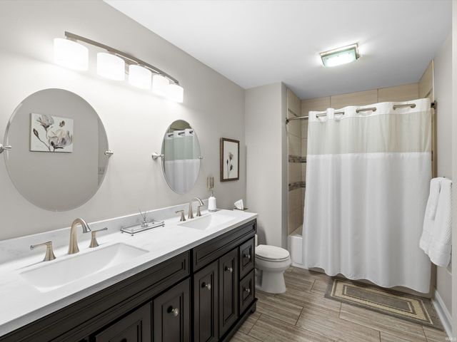 414 Brook Meadow Circle, Evansville, IN 47711