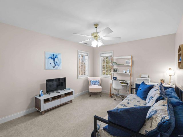 414 Brook Meadow Circle, Evansville, IN 47711