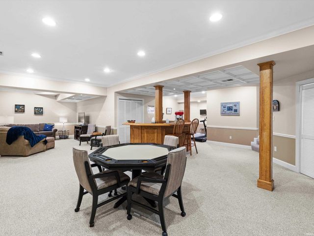 414 Brook Meadow Circle, Evansville, IN 47711