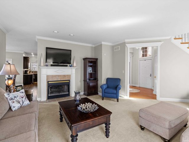 414 Brook Meadow Circle, Evansville, IN 47711