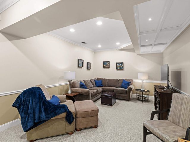 414 Brook Meadow Circle, Evansville, IN 47711