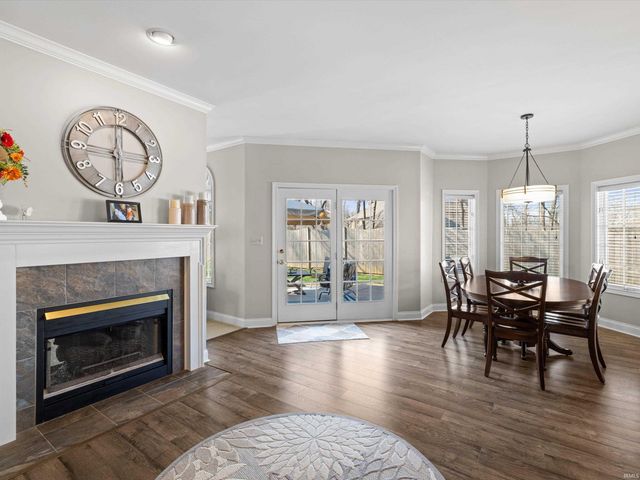 414 Brook Meadow Circle, Evansville, IN 47711