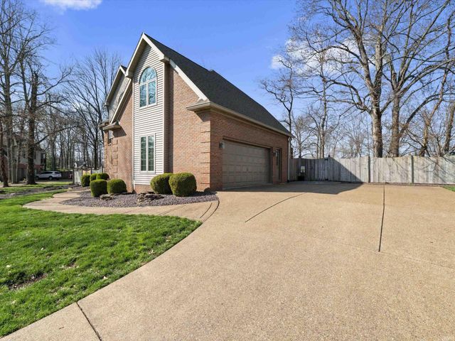 414 Brook Meadow Circle, Evansville, IN 47711