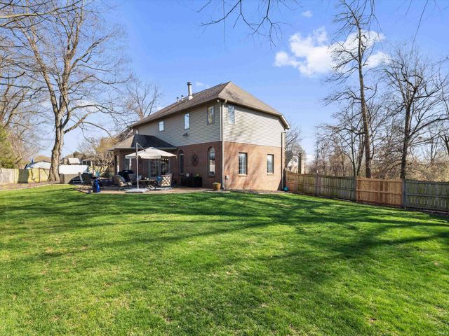414 Brook Meadow Circle, Evansville, IN 47711