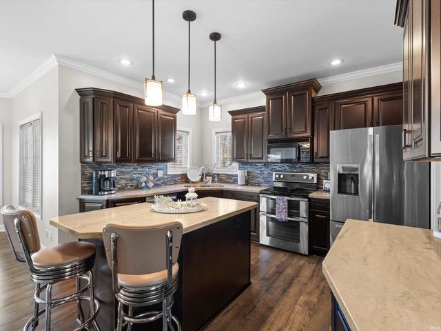 414 Brook Meadow Circle, Evansville, IN 47711