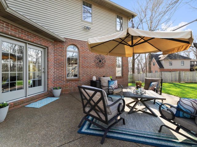 414 Brook Meadow Circle, Evansville, IN 47711