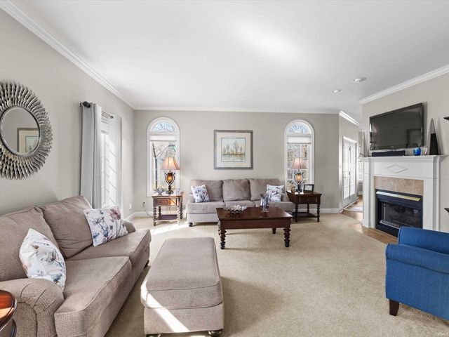 414 Brook Meadow Circle, Evansville, IN 47711