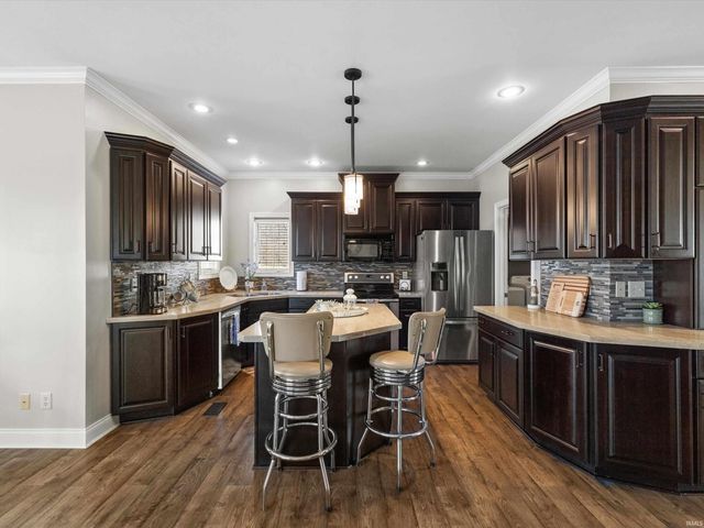 414 Brook Meadow Circle, Evansville, IN 47711