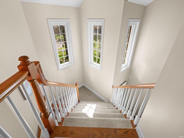 414 Brook Meadow Circle, Evansville, IN 47711