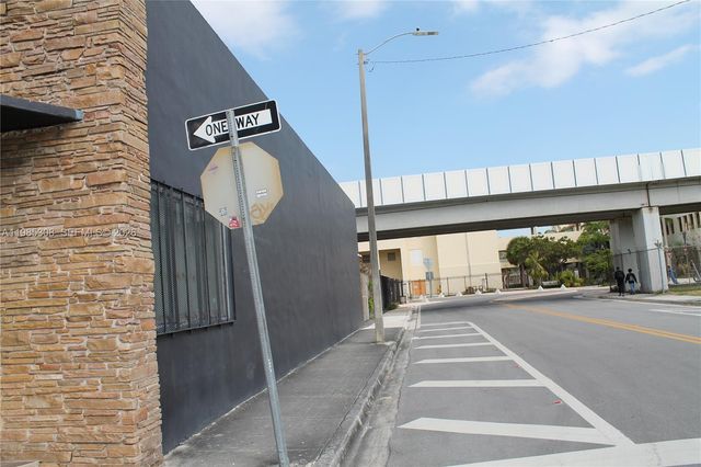 601 NW 11th St, Miami, FL 33136