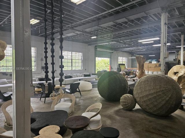 601 NW 11th St, Miami, FL 33136