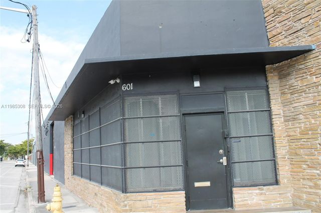 601 NW 11th St, Miami, FL 33136