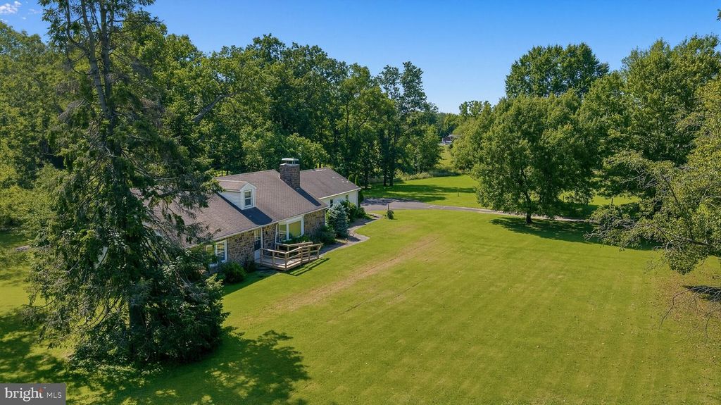 456 COLLEGEVILLE RD, COLLEGEVILLE, PA 19426 — exterior
