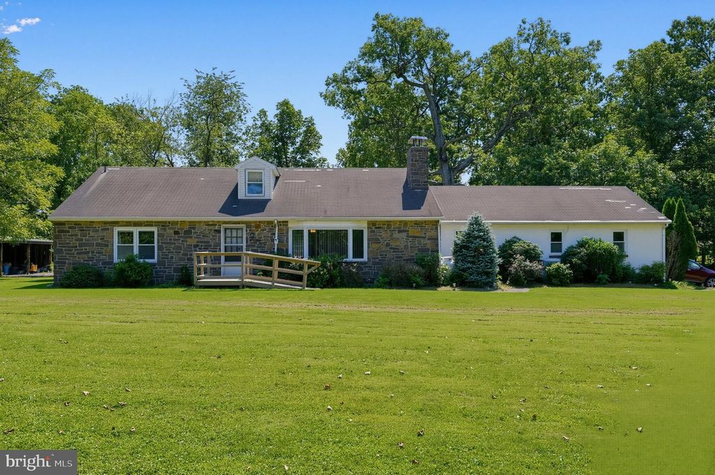 456 COLLEGEVILLE RD, COLLEGEVILLE, PA 19426 — photo 2