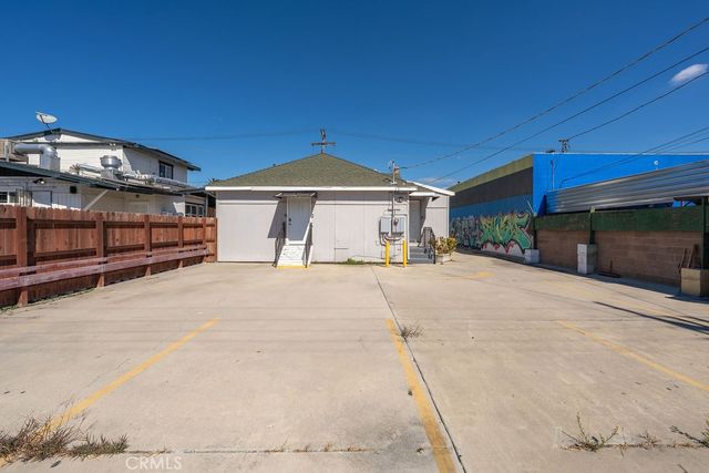 3520 3520 W Slauson, Los Angeles, CA 90043